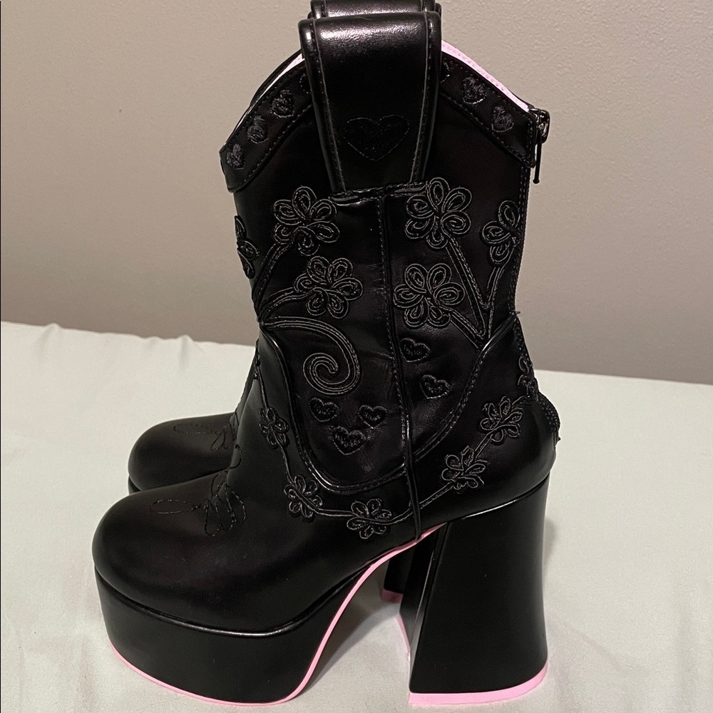 Dolls Kill Sugar Thrillz Follow The Sunset Black Platform Cowboy Boots Size 5M